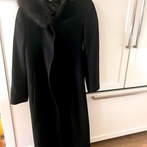 Wool Coat with fur trimmed hoodie - Black by Searle.